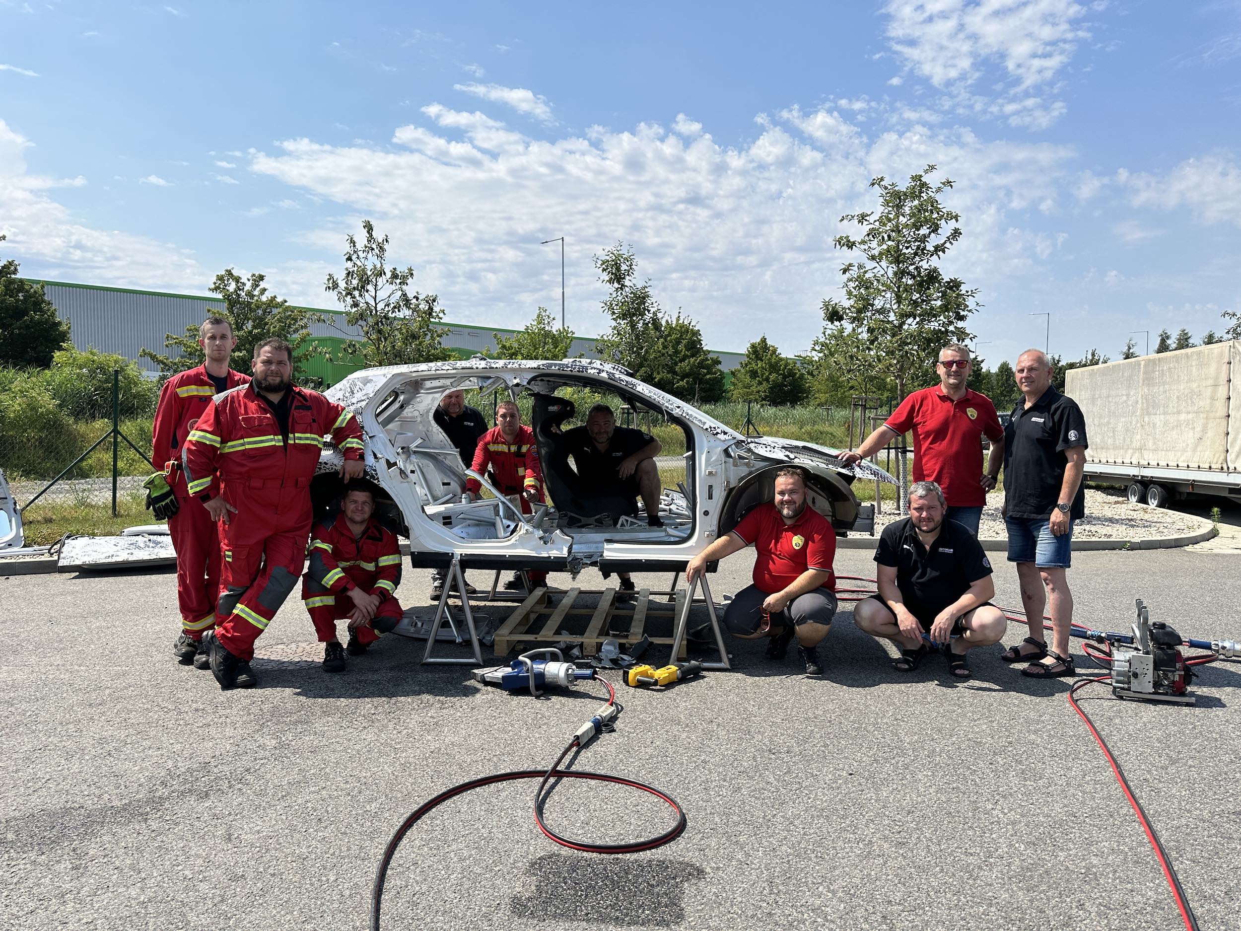 rescuers-practiced-extrication-from-the-competition-car